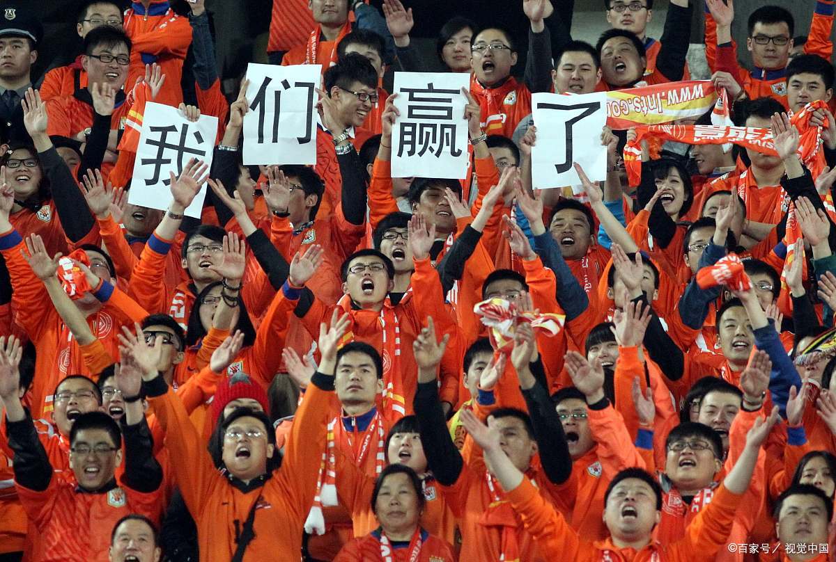 备受瞩目！国内足球争夺激烈前进的简单介绍