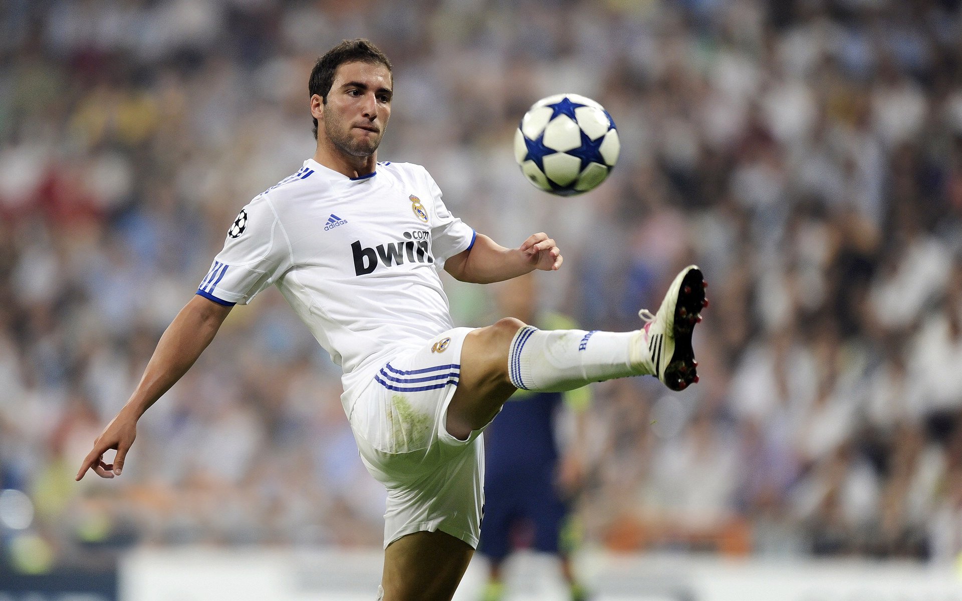 亚运会半决赛激情夜！维尼修斯里突外投，波士顿凯尔特人小胜国际米兰